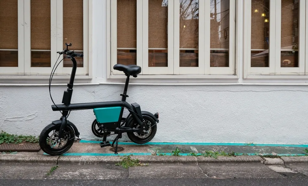 do electric bikes charge when you pedal